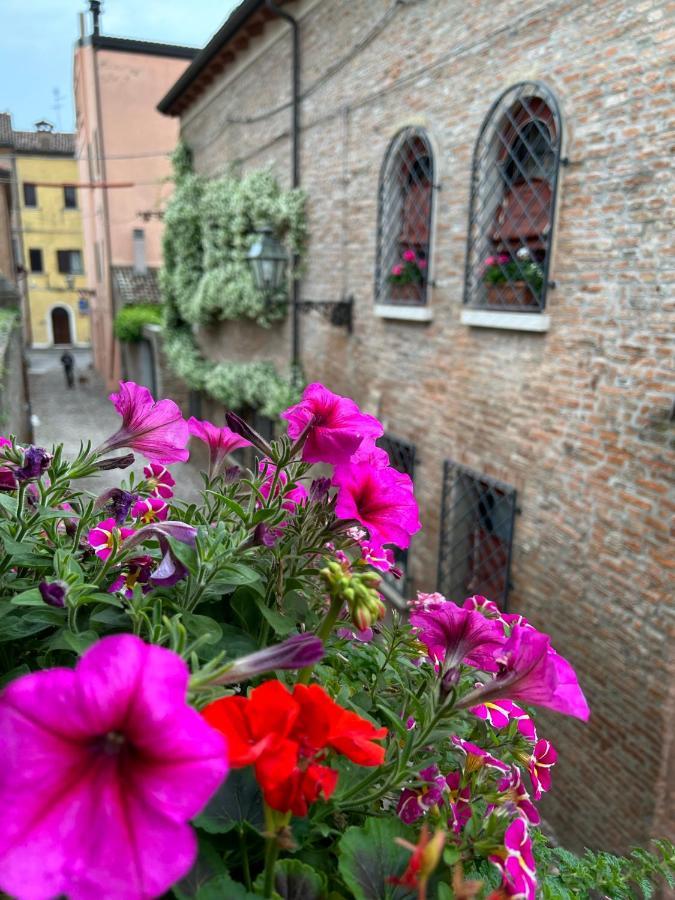 Chez Madame Hotel Ferrara Luaran gambar